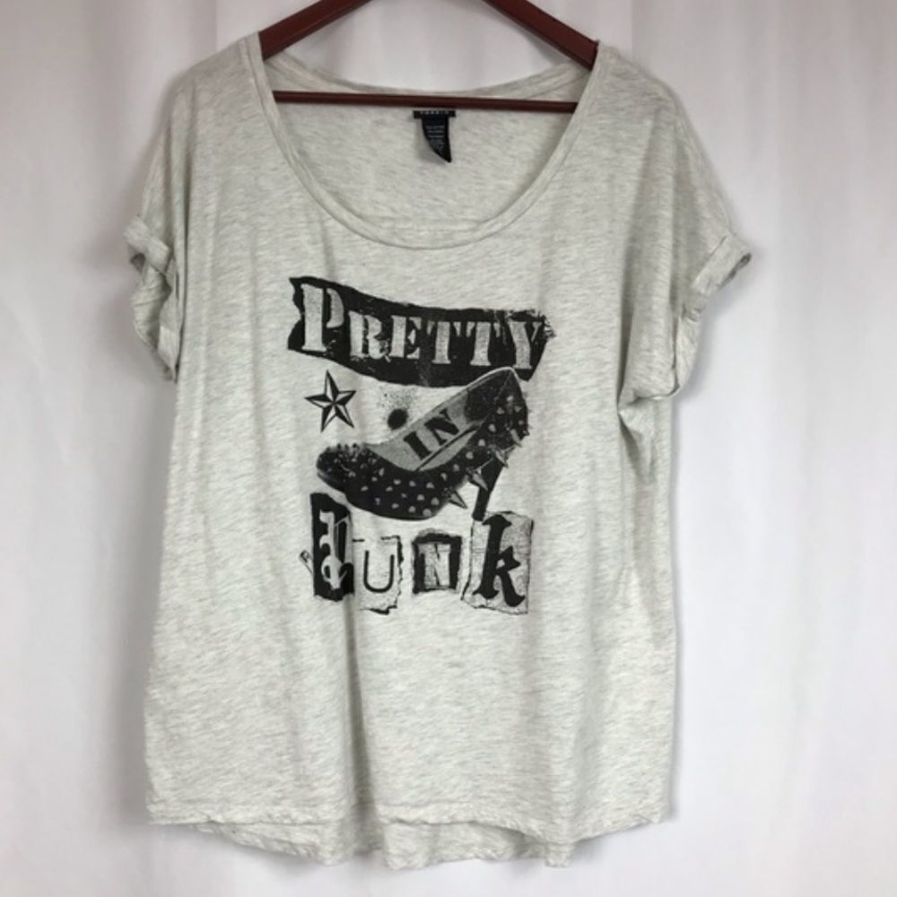 ✨ Pretty in Punk Tee✨ - Picture 3 of 6